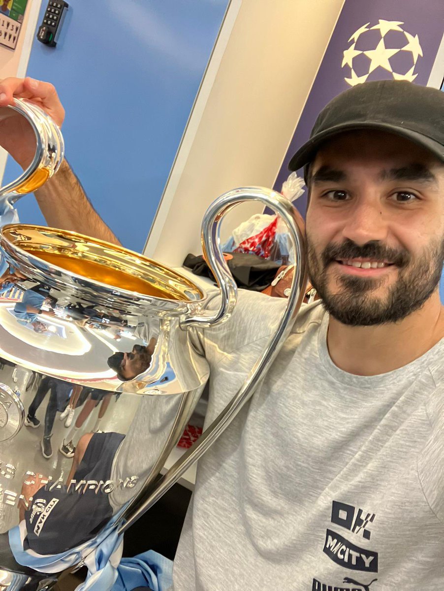 FCB World tweet media