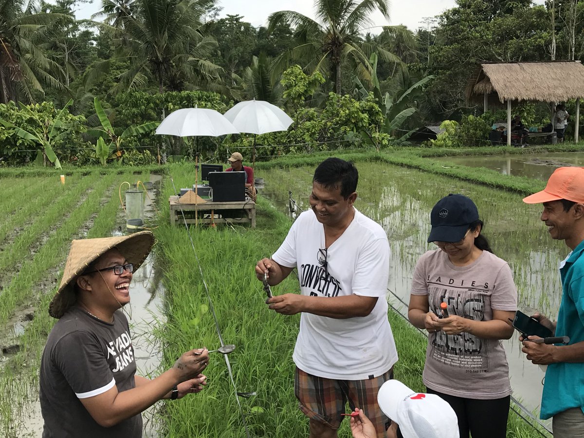 Climate resilience is built into human nature, including the innovations we design &amp; share. In our special issue out today in Phil Trans B, 14 teams discuss how studying culture brings insight to contemporary climate adaptation: royalsocietypublishing.org/toc/rstb/2023/…

Some take-homes:

1/