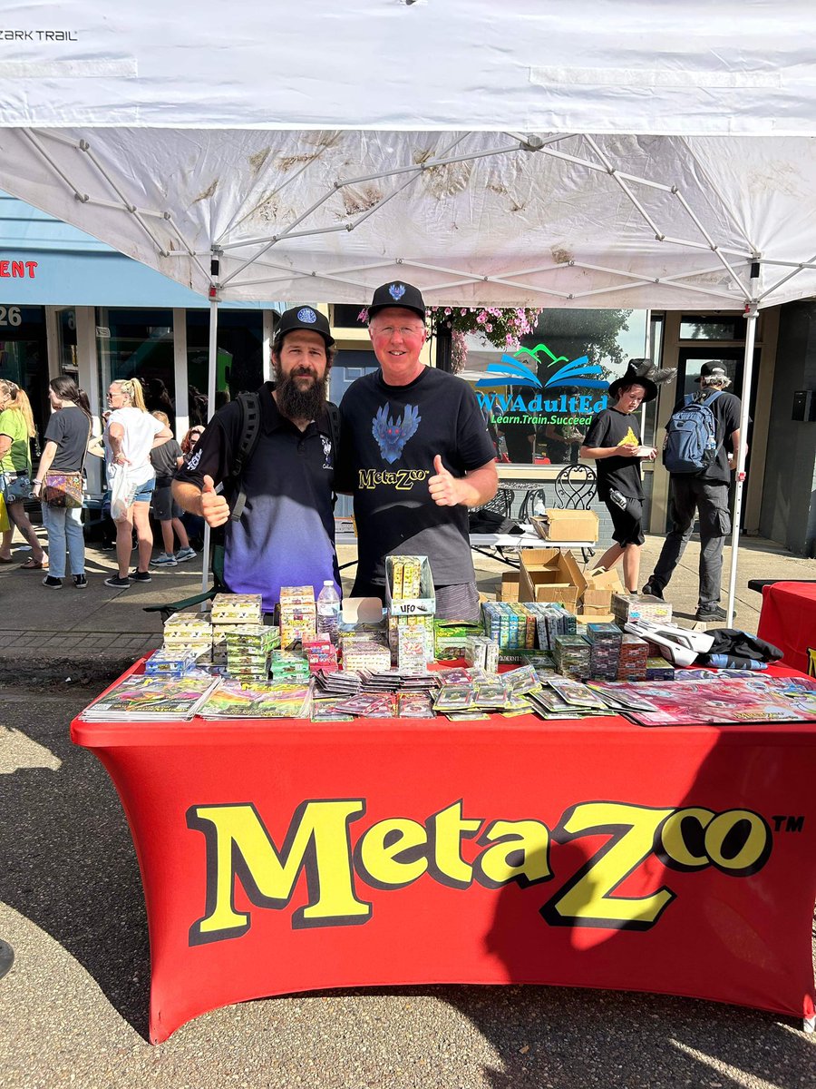 Steve Masaro (Smoke Squad Collective) represents <a href="/atlas_tcg/">Atlas Collectables</a> at @MetaZooGames Dark Tower event in Point Pleasant, West Virginia - congrats on the squads great performance! 👻 #tcgcommunity