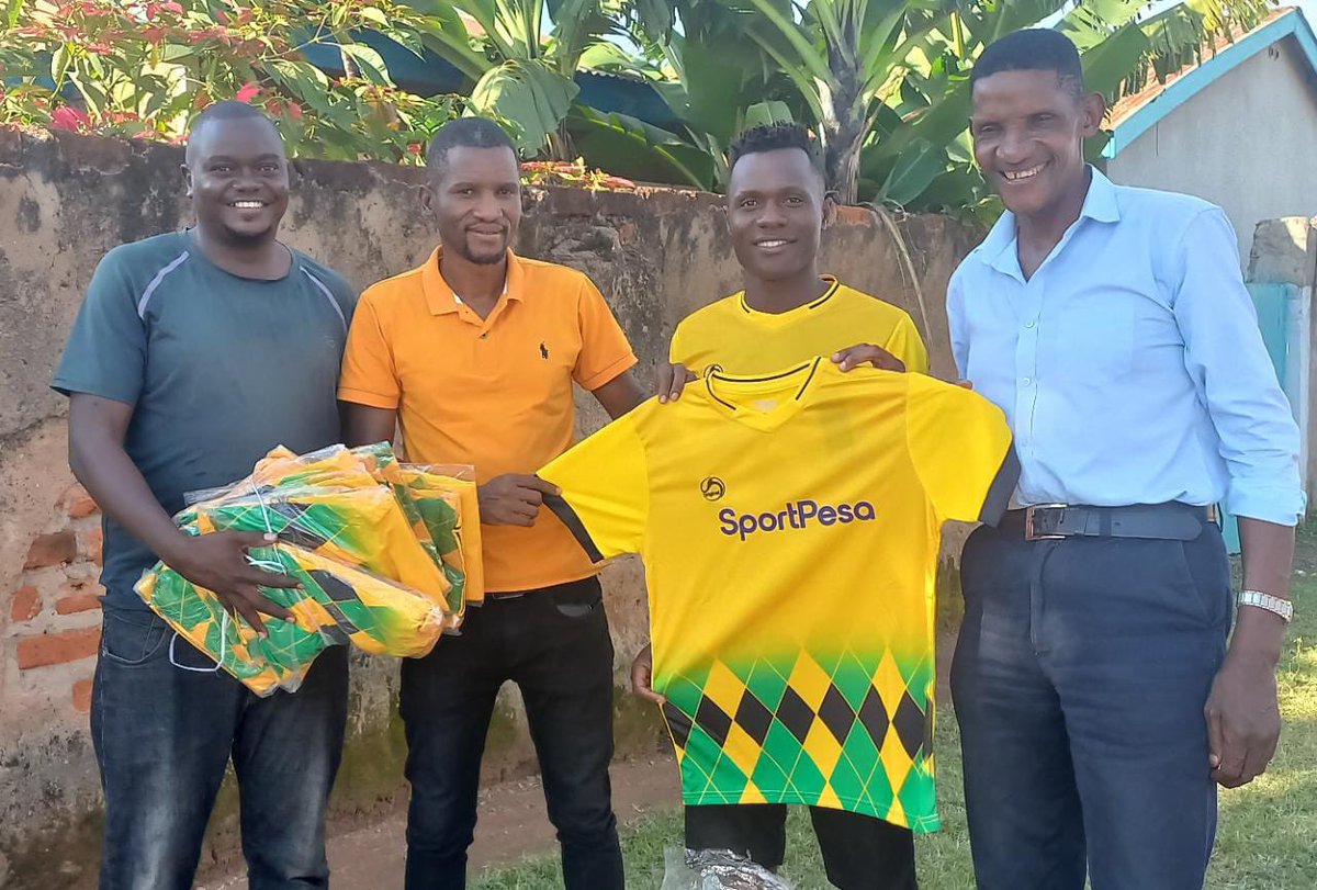 husseinmoha's tweet photo. There is urgent need to review the Sports Act 2013 with intention to realign it to the agenda of commercialization of the sports sector. I discussed this with the Chairman of Sports Parliamentary Committee Hon. Dan Wanyama when he paid us a courtesy call recently. https://t.co/dL8gnj7rpw