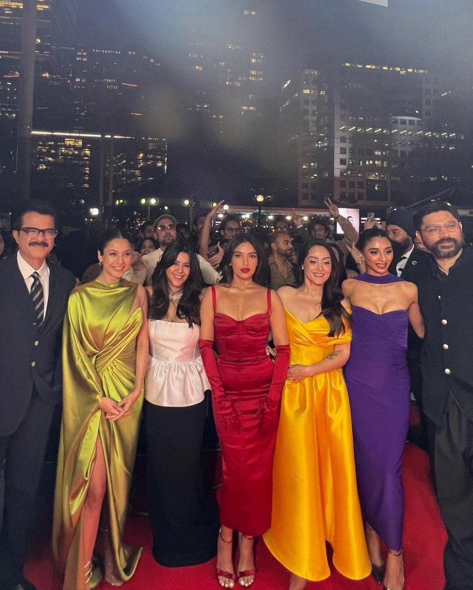 filmfare's tweet photo. Team #ThankYouForComing - #AnilKapoor, #BhumiPednekar, #ShehnaazGill, #ShibaniBedi, #DollySingh, and others turn up in style at the #TIFF 2023 red carpet. ❤️✨ https://t.co/VOUTT3wY3C