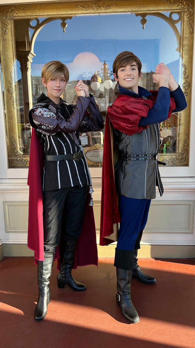 この時フィリップ王子と突然現れたピーターパンが、アナハイムの