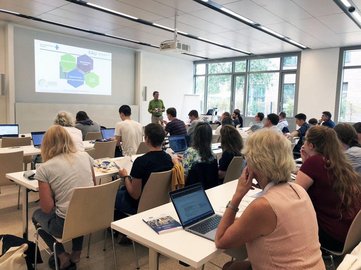 TMF_eV's tweet photo. Wieviele Hirntumor-Diagnosen gibt es am Uniklinikum Erlangen? Das konnten die Teilnehmenden der @gmdsEV Jahrestagung in #Heilbronn heute im Workshop zum Forschungdatenportal Gesundheit #FDPG herausfinden.
👉Sie möchten selbst mit #RealWorldData forschen? https://t.co/Nire6tkXFs https://t.co/O4w5aR61j4