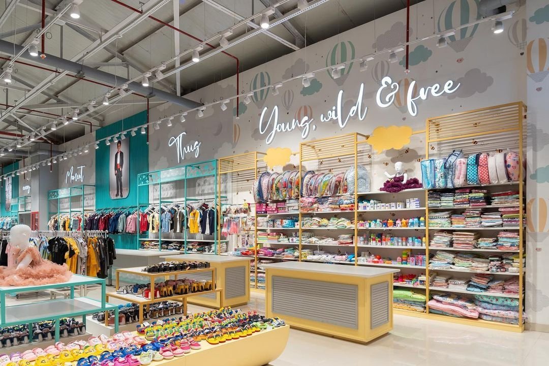 OfTirunelveli's tweet photo. Recently Inaugurated RMKV Kids Showroom 🤩 The State of the art showroom has a bare space of 22000 Sq.ft which is the largest Shopping 🛍️💸 stop in TN for Kids under one roof...🥳
Pc: 📸 @sa_studio_india 💥
#Tirunelvelicityupdates #Tirunelveli #Nellai #Shopping #Rmkv https://t.co/0w3h5VLgVe