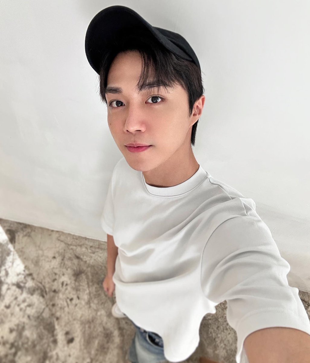 shihchengxuan's tweet photo. こんばんは🌙🌙 https://t.co/1QLA7XYypc