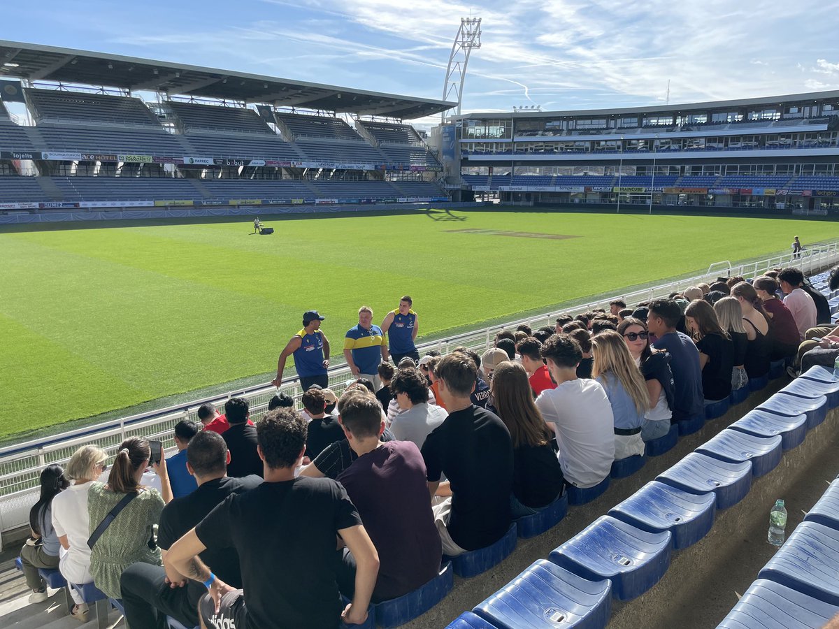 Ce matin nous avons accueilli 130 étudiants d’une trentaine de nationalités différentes de l @ESCClermont pour une matinée d intégration au #Michelin 
#WelcomeToAuvergne