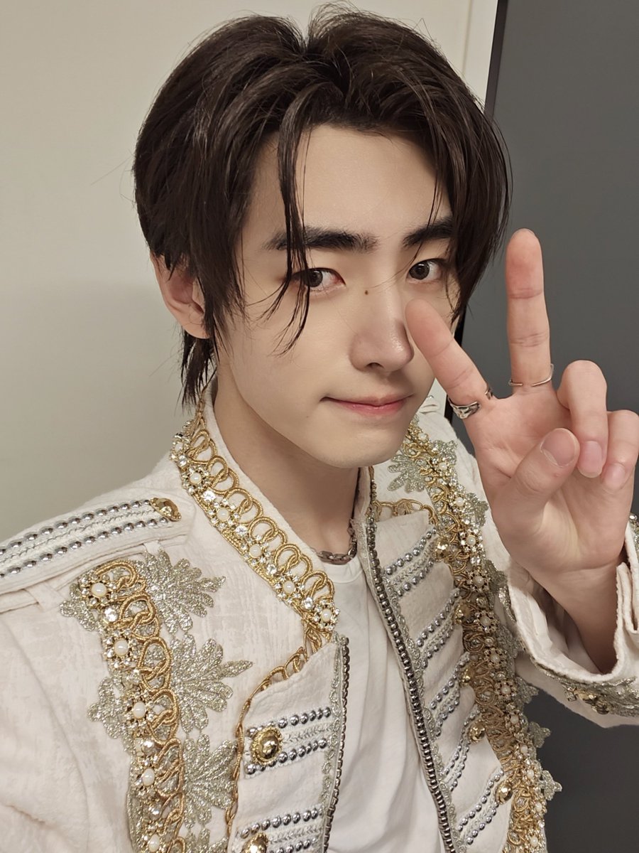 [ #성훈’s Post ] 230918

#SUNGHOON: Congratulations to both ENGENE and ENHYPEN for the 3rd anniversary of our formation! It's already the third time commemorating this meaningful day. I’m happy because I'm with ENGENE and it’s been a really fast three years. Thank you for