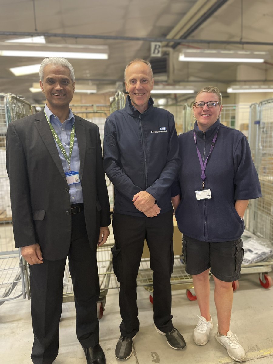 CatherineFree3's tweet image. Out with Haq visiting and thanking colleagues in Stores. There’s so much going on behind the scenes to make sure everything needed for patient care is in the right place at the right time. Unsung heroes. Thank you #YouMatter #Appreciationweek