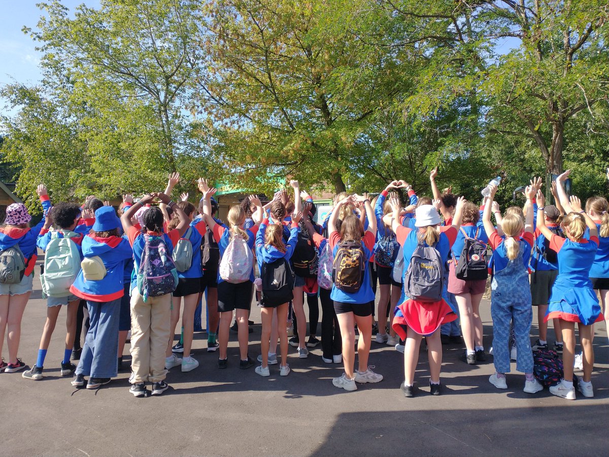 5thBeckGuides's tweet photo. Thanks to a @JPFoundation award won by our fab Young Leaders, 5th Beckenham enjoyed a fantastic day out at Chessington World of Adventures! https://t.co/jeBUKnpxTu