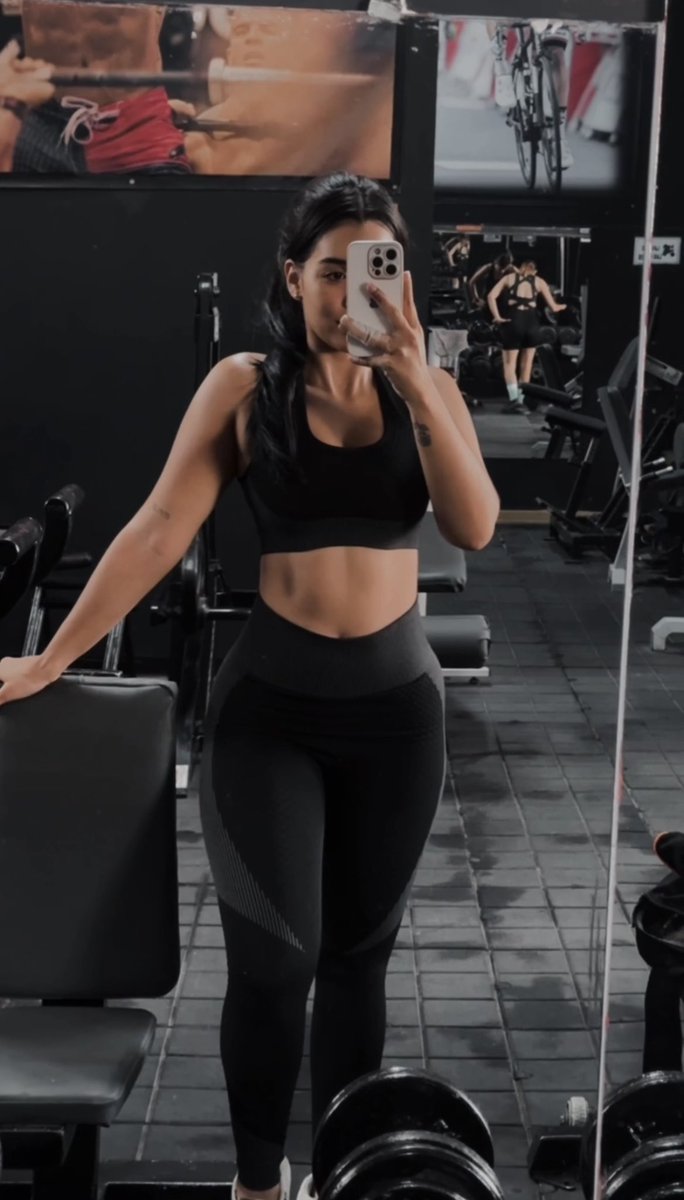 lauracarrillo05's tweet photo. Buenas 🖤 ya entrenaron? https://t.co/yJlELt1AVt