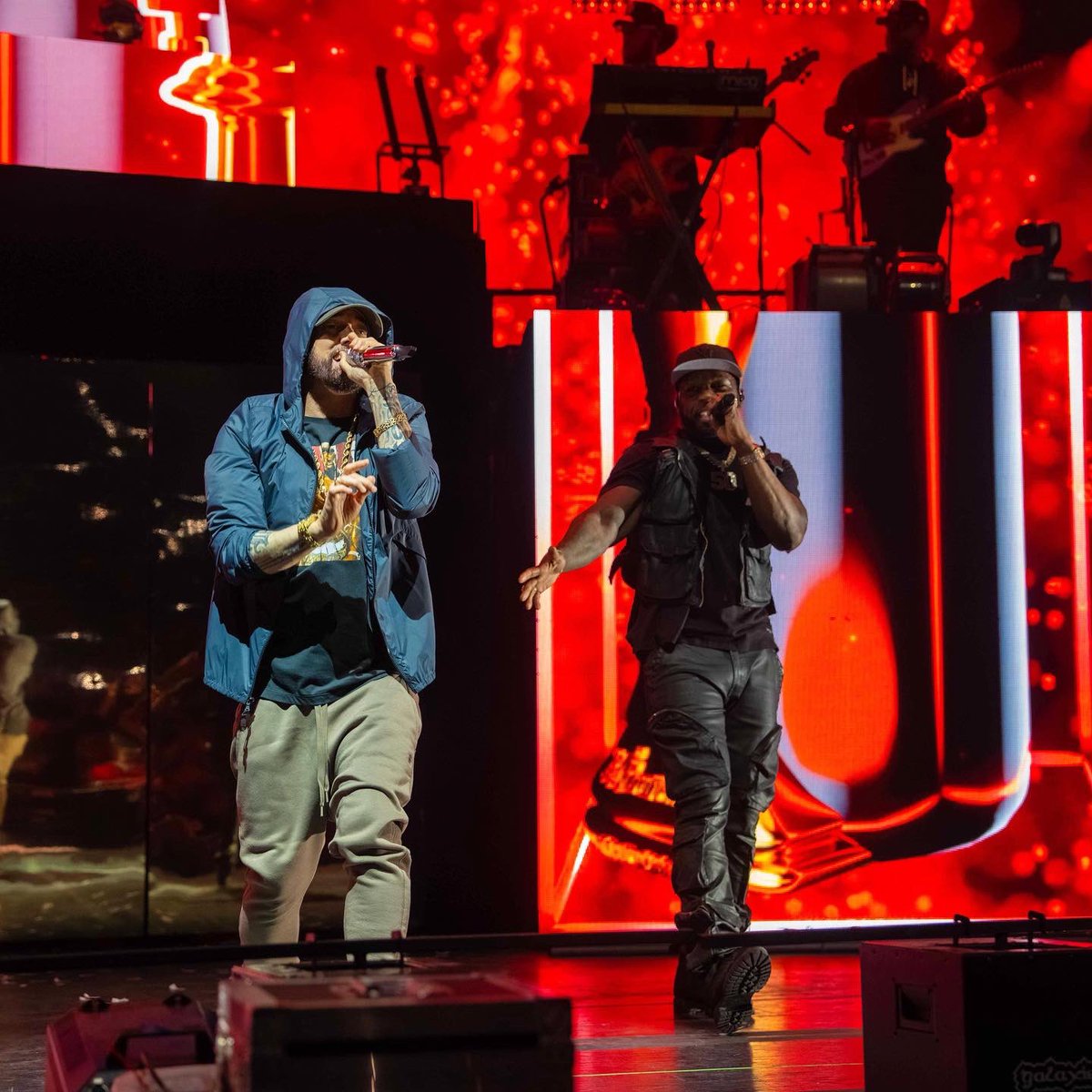 50cent's tweet photo. The Final Lap 🌎 Tour unbelievable moments 🤦‍♂️ Detroit @Eminem https://t.co/Be4QKpcmZI