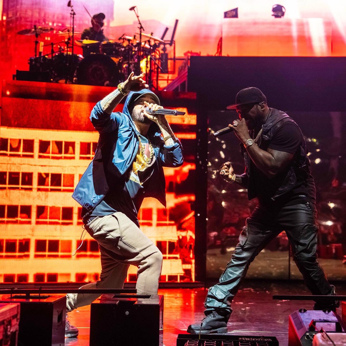 50cent's tweet photo. The Final Lap 🌎 Tour unbelievable moments 🤦‍♂️ Detroit @Eminem https://t.co/Be4QKpcmZI