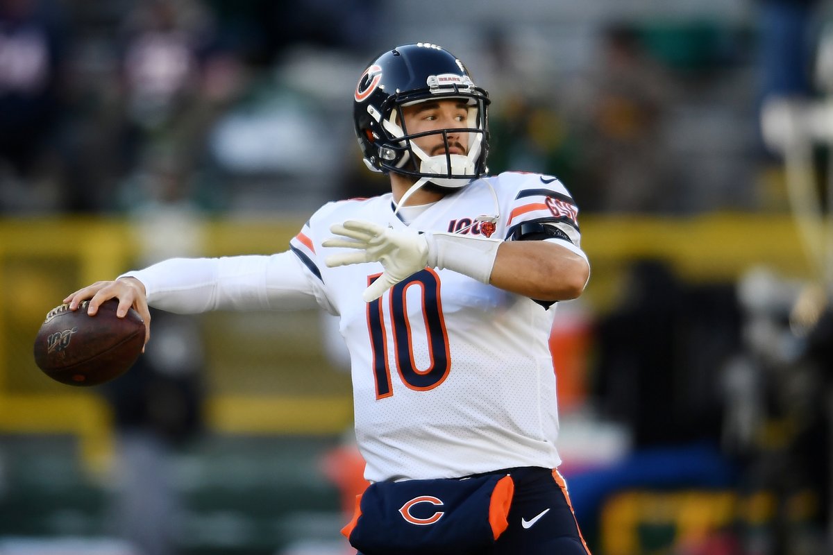 ChiSportsDay's tweet photo. Through 27 career starts ...

Fields:
59.9 Cmp%
4,469 Pass yards
1,591 Rush yards
36 Pass & Rush TD
31 Turnovers
79.7 Pass Rtg

Trubisky:
63.2 Cmp %
5,644 Pass yards
680 Rush yads
36 Pass & Rush TD
26 Turnovers
86.3 Pass Rtg