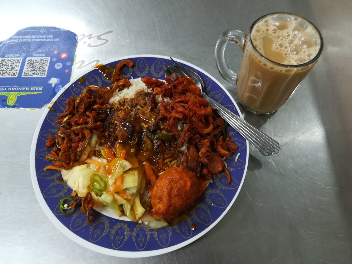 kwcbn7's tweet photo. Nasi Kandar Pelita のお店で。。。 https://t.co/QkuEgpbEN0