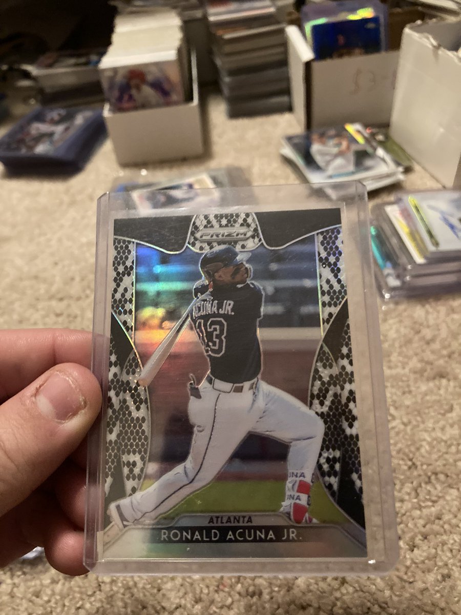 Cubs4life4226's tweet photo. @PEDBreaks Arenado refractor: $50 shipped
Acuna snakeskin /99: $35 shipped 
Bonds Elite Series: $25 shipped https://t.co/DdvwF9qCnz