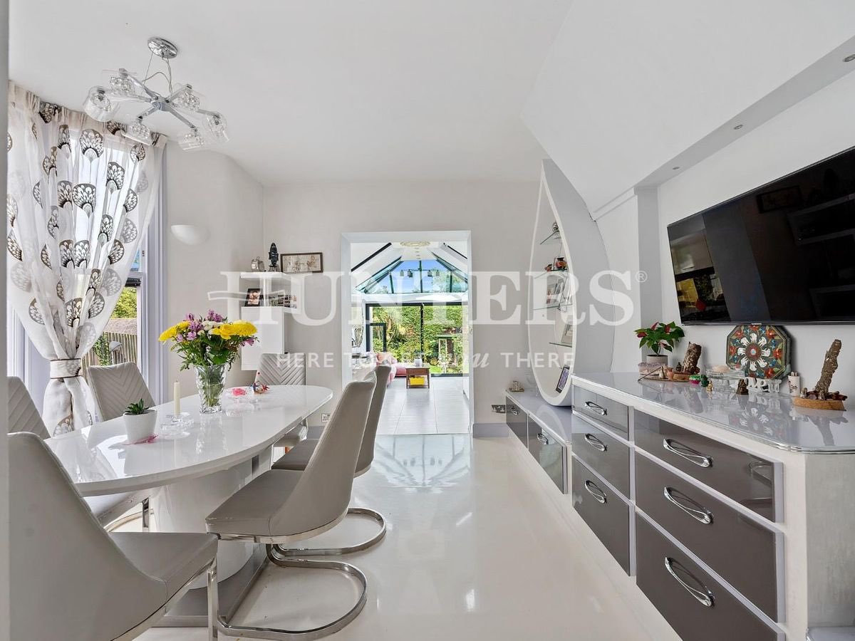 HuntersWestHampstead tweet media