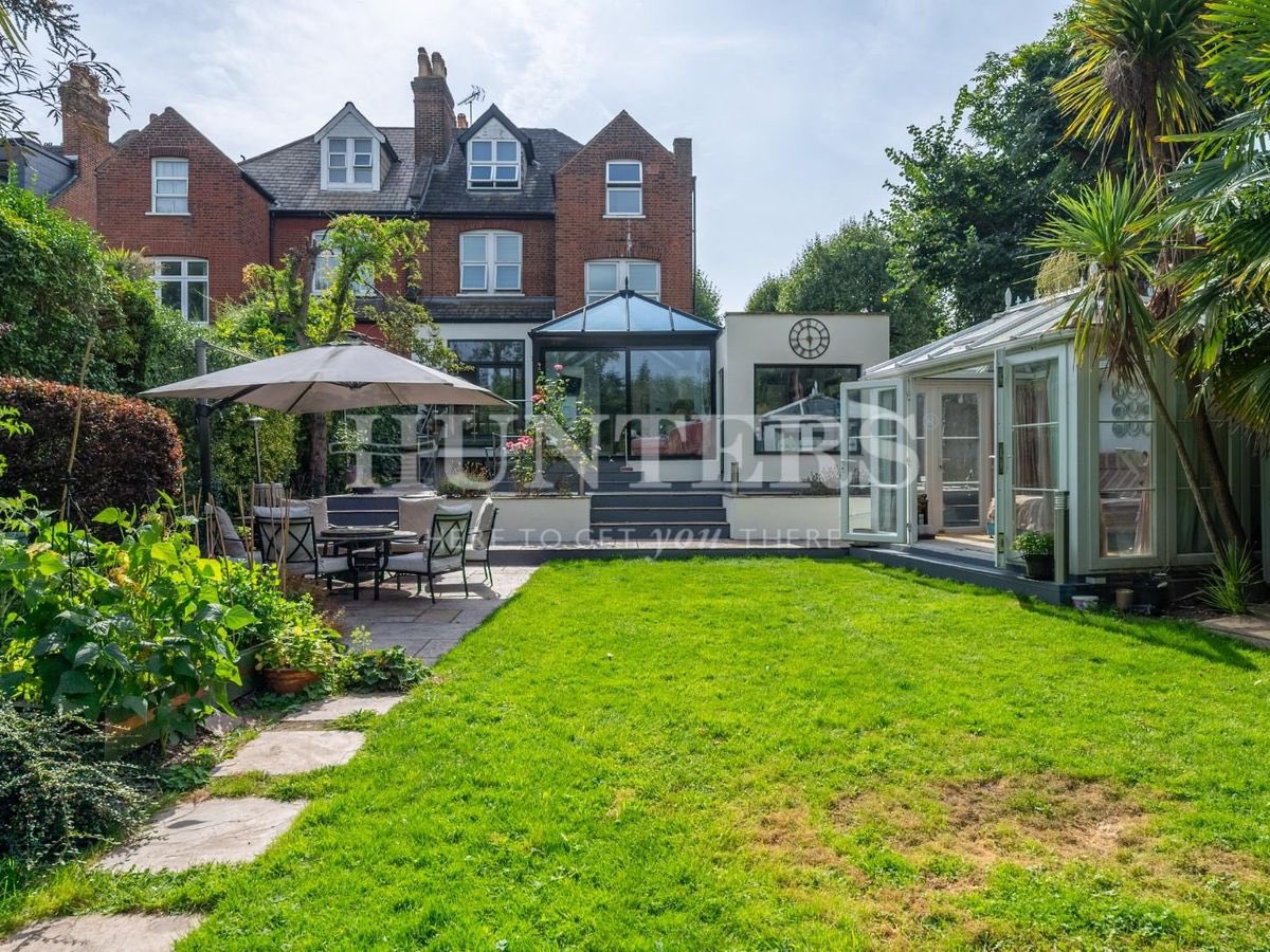 FOR SALE 🏡

📍 Blenheim Gardens, London, NW2

📞 Call us now on: 0207 431 4777

#sale #forsale #property #buy #buyer #sevenbedroom #westhampstead #estateagent #apartment #london #buying #home #house #NW2 #londonproperty #realestate #ukproperty #newlisting #buyinginlondon