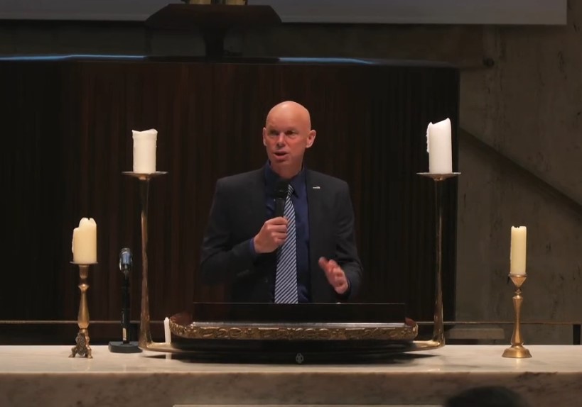WorldVisionUN's tweet photo. Earlier today @AndrewMorley World Vision CEO, opening the Annual Prayer Service for Children &amp; Young People: "On this #UNGA78 high-level week, we pray for wisdom and humility and for world leaders to make the decisions that will change children's lives" #Enough https://t.co/CjfsKxhJWj