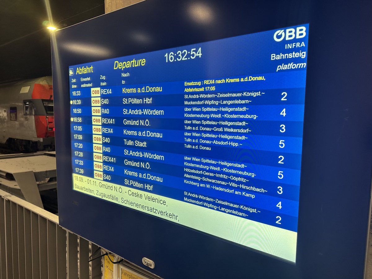 HartingerGeorg's tweet photo. Österreichs unzuverlässichstes Unternehmen #ÖBB #OEBB hat wieder zugeschlagen. Eine Minute vor Abfahrt den Ausfall der Verbindung anzeigen. Kein Internet auf der Verbindung Wien-Krems und kein Service. Echt super 😤 https://t.co/9bcqnlkAJg