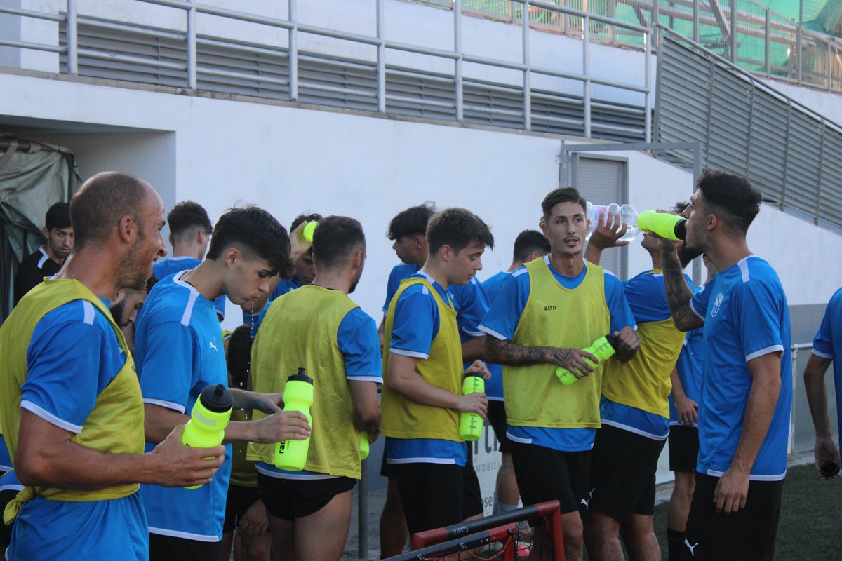💪🏻El  primer equipo vuelve a los entrenamientos tras la victoria de ayer

#sompotablava🐔