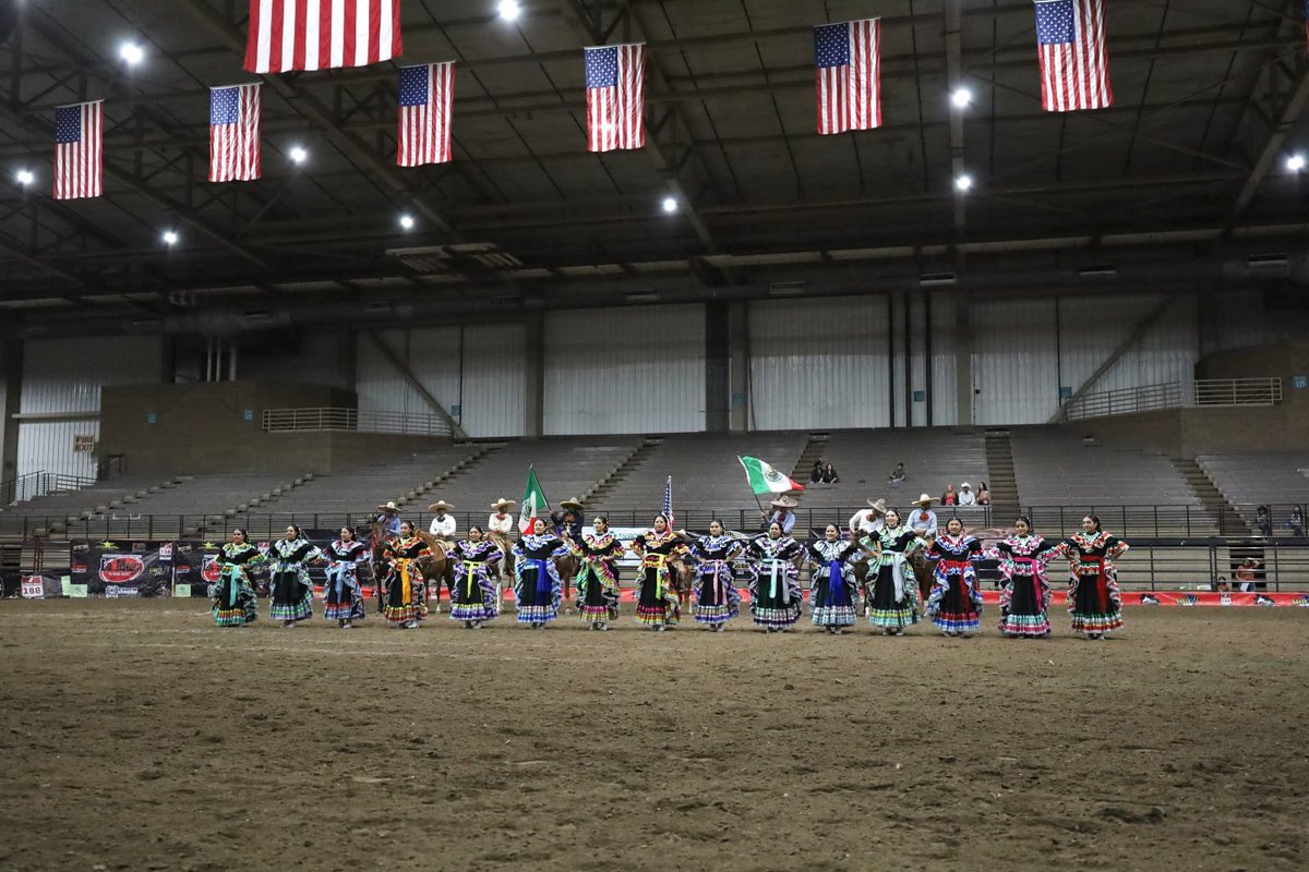 internetgrecia's tweet photo. 🐎🇲🇽❤️ https://t.co/2fIhXYVNH2