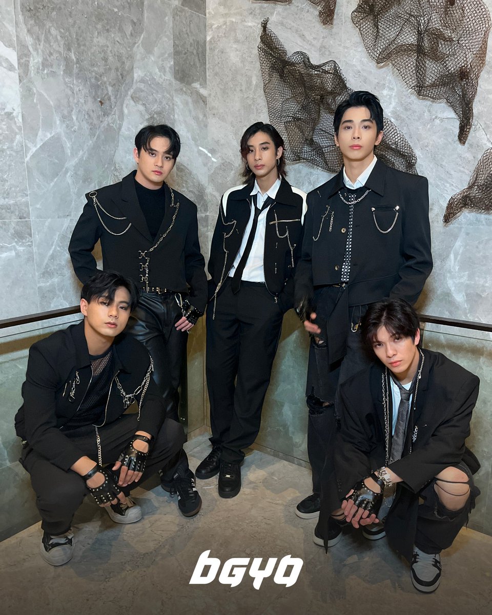 #BGYO | #UrbanSmiles10thAnniversary #DrRFDAt36 Photo Series [ Group ]

We're so happy to be part of this double celebration! Thank you Dr.RFD for inviting us, truly grateful to be part of the <a href="/urbansmilesph/">Urban Smiles Dental</a> Family 💚💛

#UrbanSmilesLuminaire
#DrRFDRoadTo1M