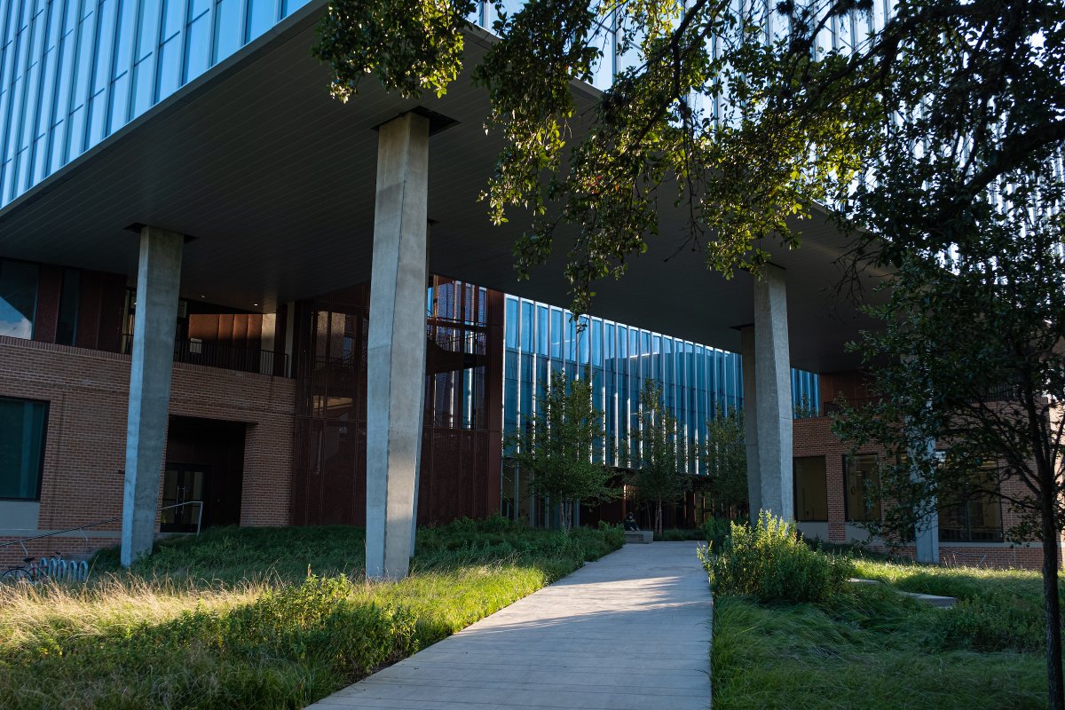 Rice's Dept of Religion is hiring an Asst Prof in the area of Science & Religion. The hire will have a secondary appt or be a faculty fellow @BoniukInstitute and will help build our new Center on Religion, Science, Health & Environment (CORSHE). To apply: apply.interfolio.com/131328