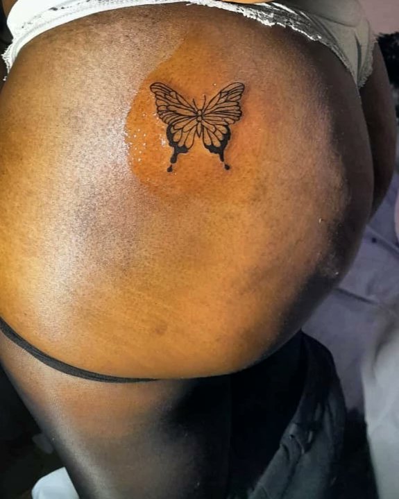Toberink's tweet photo. Final piece! 
Recent Tattoo. 
Design : Butt Butterfly
Artist : KayCee Casper https://t.co/TglBfWA1to