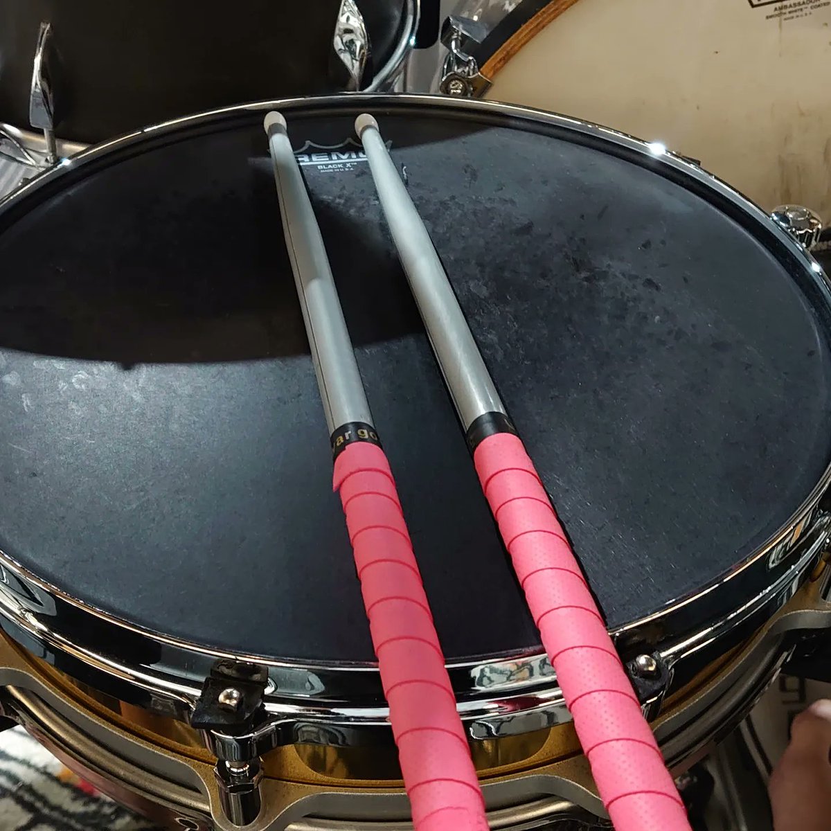 monoleycrue_dr's tweet photo. バン練。。。
メンテナンスしたスティックは気持ちイイ。。。
#aheaddrumsticks #finestudio #mötleycrüe #mötleycrüecopy https://t.co/RD25E0a4B0