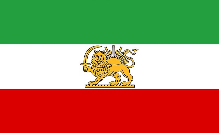 HichkasOfficial's tweet photo. مخالفت یک سری با نماد شیر و خورشید رو متوجه نمی‌شم...

پرچم ایرانه عزیزان، نماد پادشاهی نیست...

البته که قابل تغییره...ولی به عنوان یه آزادی‌خواه خورشید رو نماد آزادی و شیر رو مدافعش می‌دونم...

صرفاً به نظرم توش از یه شمشیر صاف مثل شمشیر «آکیناکه»ی هخامنشی استفاده شه بهتره... https://t.co/jC0hDz7JuH