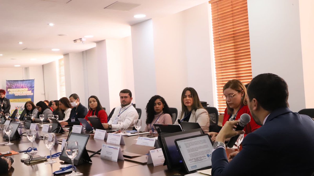 personeriabta's tweet photo. “La iniciativa de compartir experiencias bajo un interés de aprendizaje mutuo nos permite adoptar los planes de acuerdo a las necesidades de cada uno, pero siempre guiados por un objetivo principal: proteger los derechos de los ciudadanos”, Personero @julianpinillam https://t.co/ofTe82Vs86
