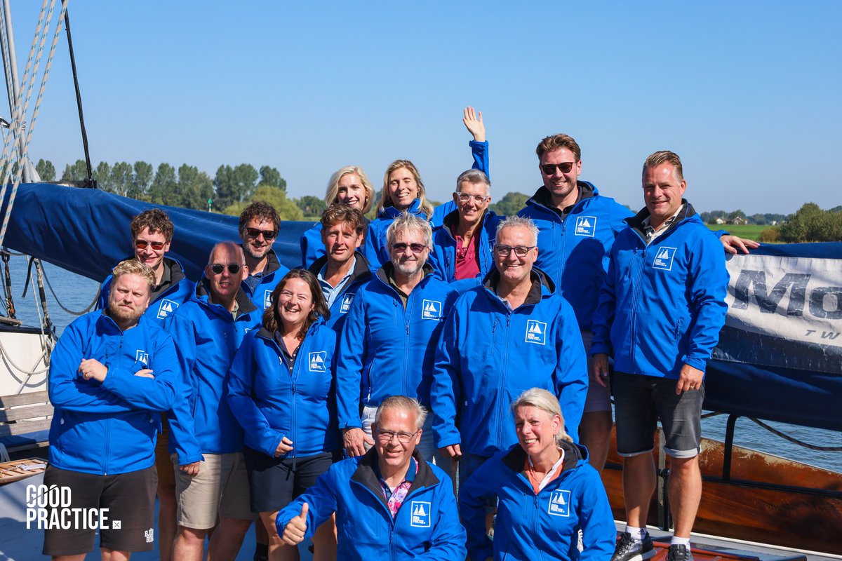Kennispoortrz's tweet photo. Donderdag 7 en vrijdag 8 september gingen zo’n twintig koplopers en relaties van het programma Good Practice op reis. Ze maakten een zeiltocht op de Mon Desir vanuit de Hanzestad Kampen naar Urk en weer terug. Meer info? Zie: https://t.co/raKo1q8ZeU

#Goodpractice #kennispoort https://t.co/b6XsVmZmlO