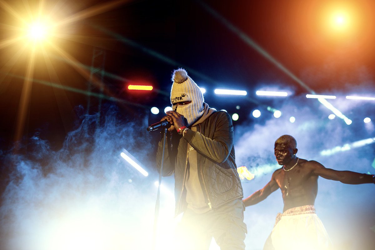 theiykeibeh's tweet photo. How i photograph concerts https://t.co/LsPE9VRFVS