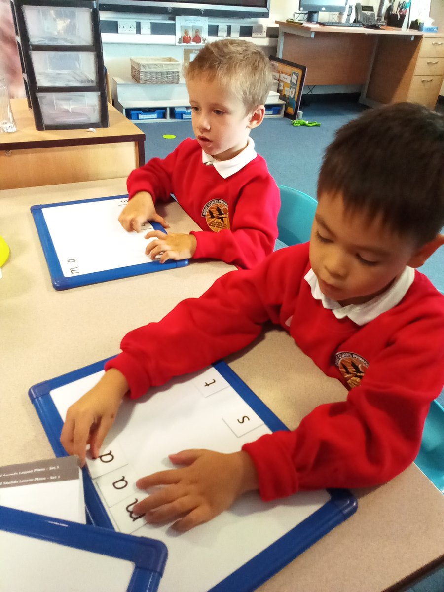 GCPFS2's tweet image. @PrimaryGreat Lots of great Fred Talk today making words with our magnetic letter sounds and boards. #gcpphonics