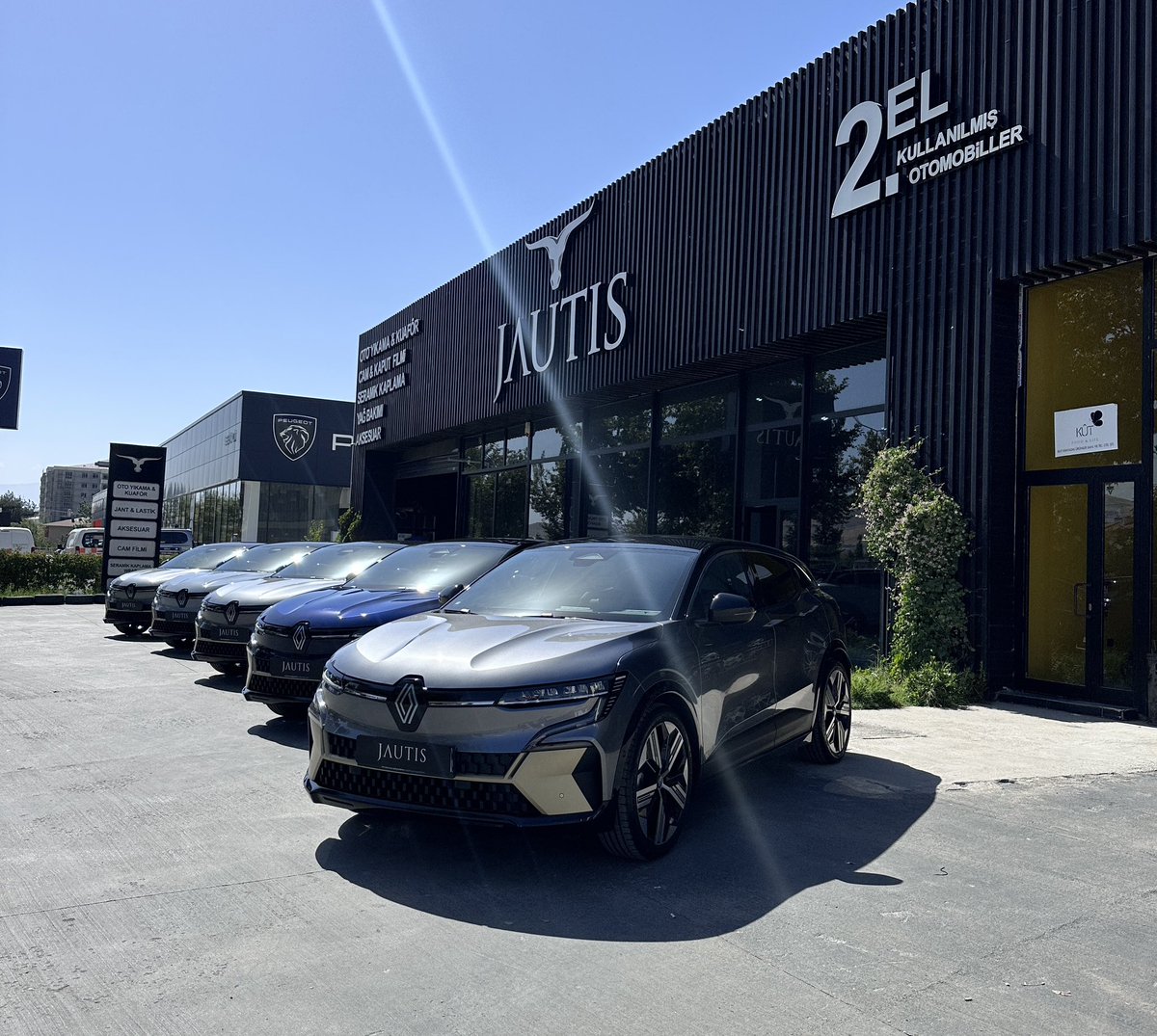 jautiscar's tweet photo. Basın lansmanı için kentimizde bulunan @RenaultTurkey Megane e-Tech modelini ağırlamak ve bu etkinliğin bir parçası olmaktan mutluluk duyuyoruz.
Bölgesel tanıtıma katkısı olan bu tür etkinliklerin çoğalması dileğiyle..
#jautis
#jautiscar
#everythingaboutmobility https://t.co/gb1cUkj8TB