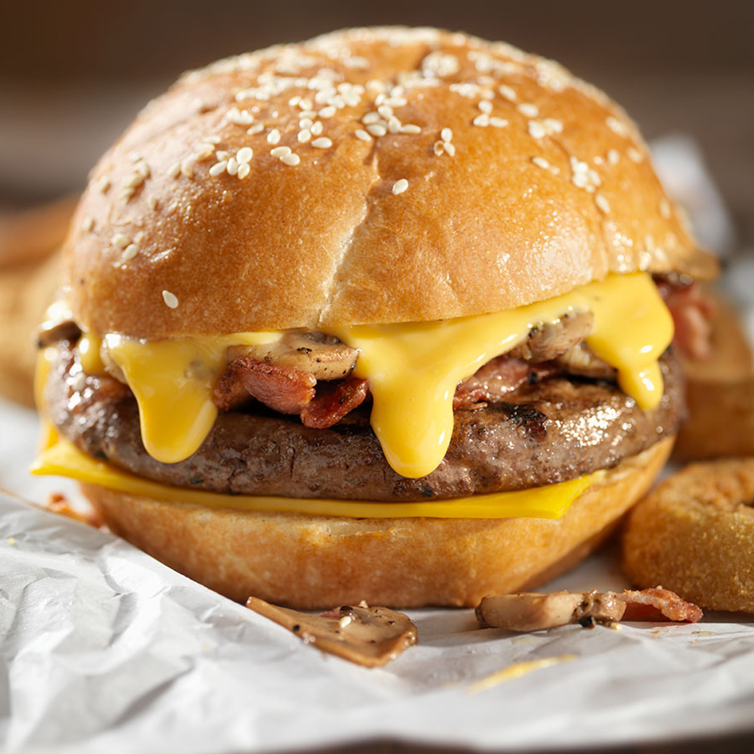 Happy #NationalCheeseburgerDay! Grill up this delicious burger made with thick cut bacon, cheddar cheese, and infused with your favorite amber ale. craftbeer.com/recipes/bacon-…