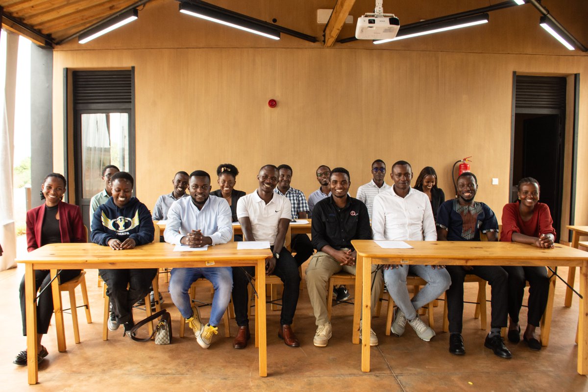 On Friday, September 15 @oneacrefundRW in partnership with @RICA_Rwanda officially launched the Seed Technology & Business Professional Courses at the RICA campus. The first cohort is composed of 16 trainees from @Uni_Rwanda, Seed Companies & @RICA_Rwanda. #RwOT #SeedIndustry