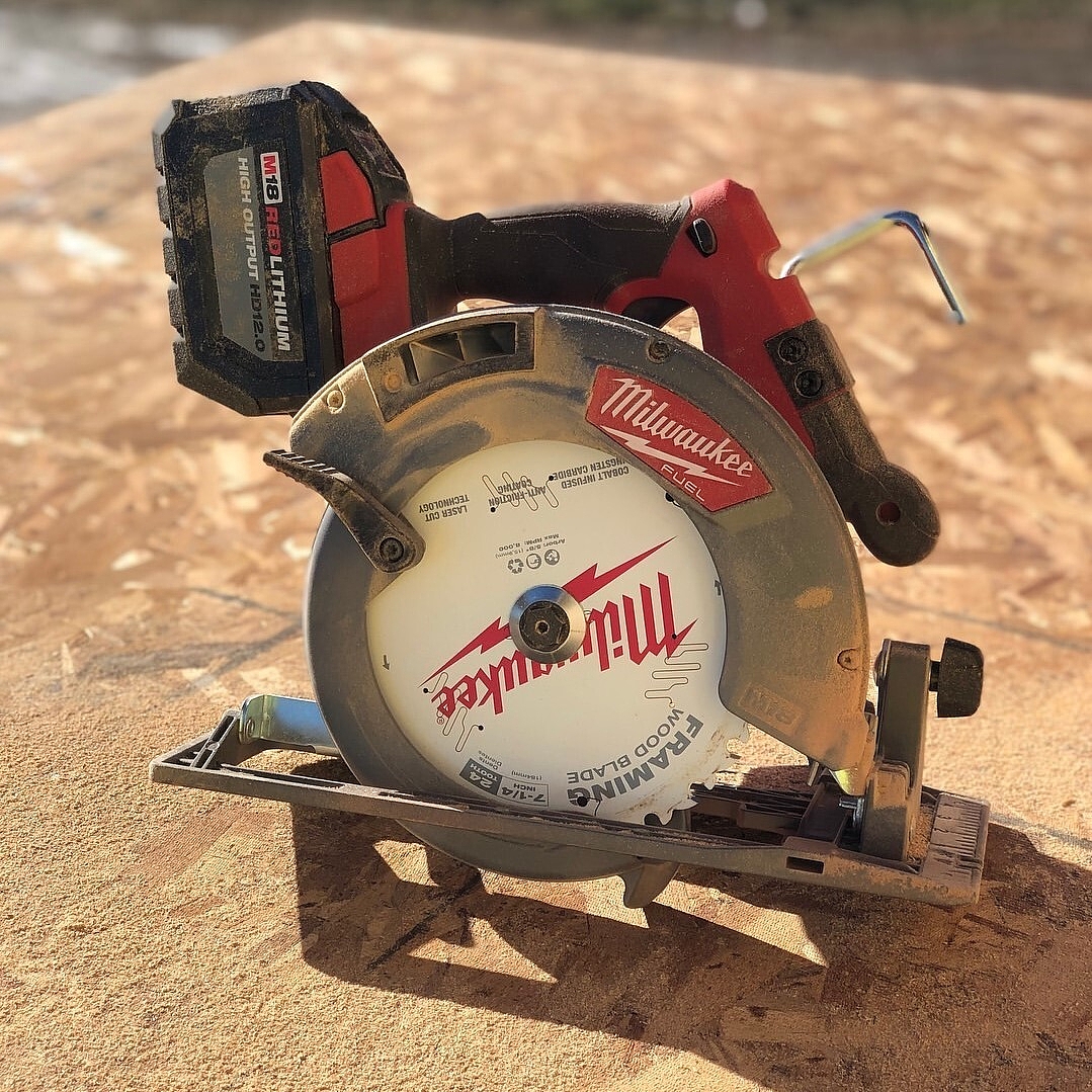 "This saw is still no joke. This is a winning combination for sure... Definitely gonna get a job done with ease." M18 FUEL™ 7-1/4" Circular Saw.