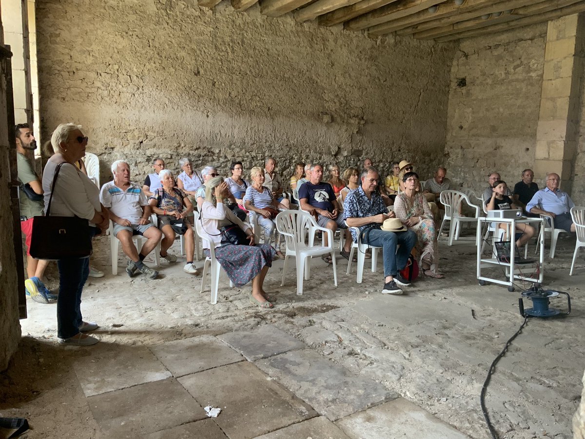 Merci aux très nombreux visiteurs venus ce week end au Château de Meauce. 500 voitures, 550 personnes ont assisté aux visites guidées, et entre 1600 et 1800 personnes présentes sur le site. Merci aux membres de l’association et aux 50 bénévoles présents tout le week-end des JEP.
