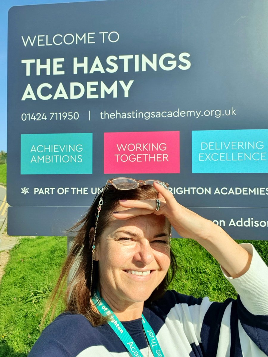 In my role at @UoBAcademies, I've found my passion in Pupil Mental Health, thanks to my champion 
@TAtoLeader. Last week, I was at @HastingsAcademy delivering YMHFA. Thanks for the warm welcome! What makes you love your job? Share below! 🌟 #HappinessAtWork #PassionInWork