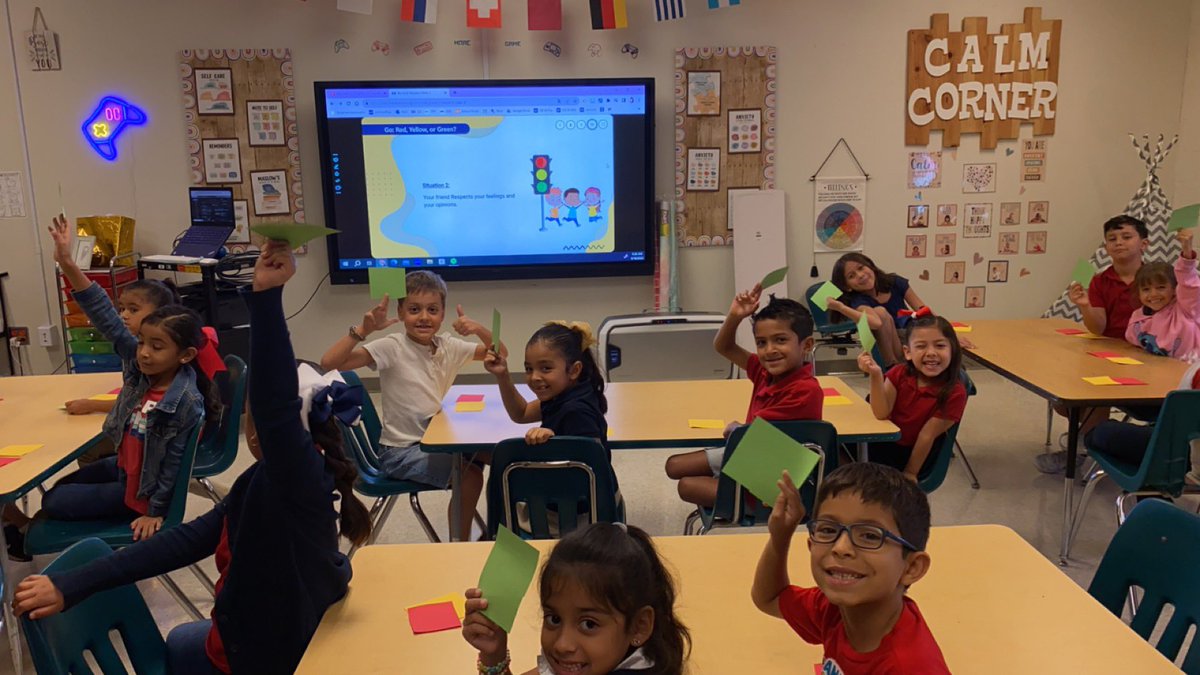 CTroncoso20's tweet photo. @OESFirst108 our first graders learn to see #Respect within friendships by recognizing bad signs, warning signs, or good signs in a friendship.
@OES_Ocelots @CharacterStrong https://t.co/IEDTAv8NrA
