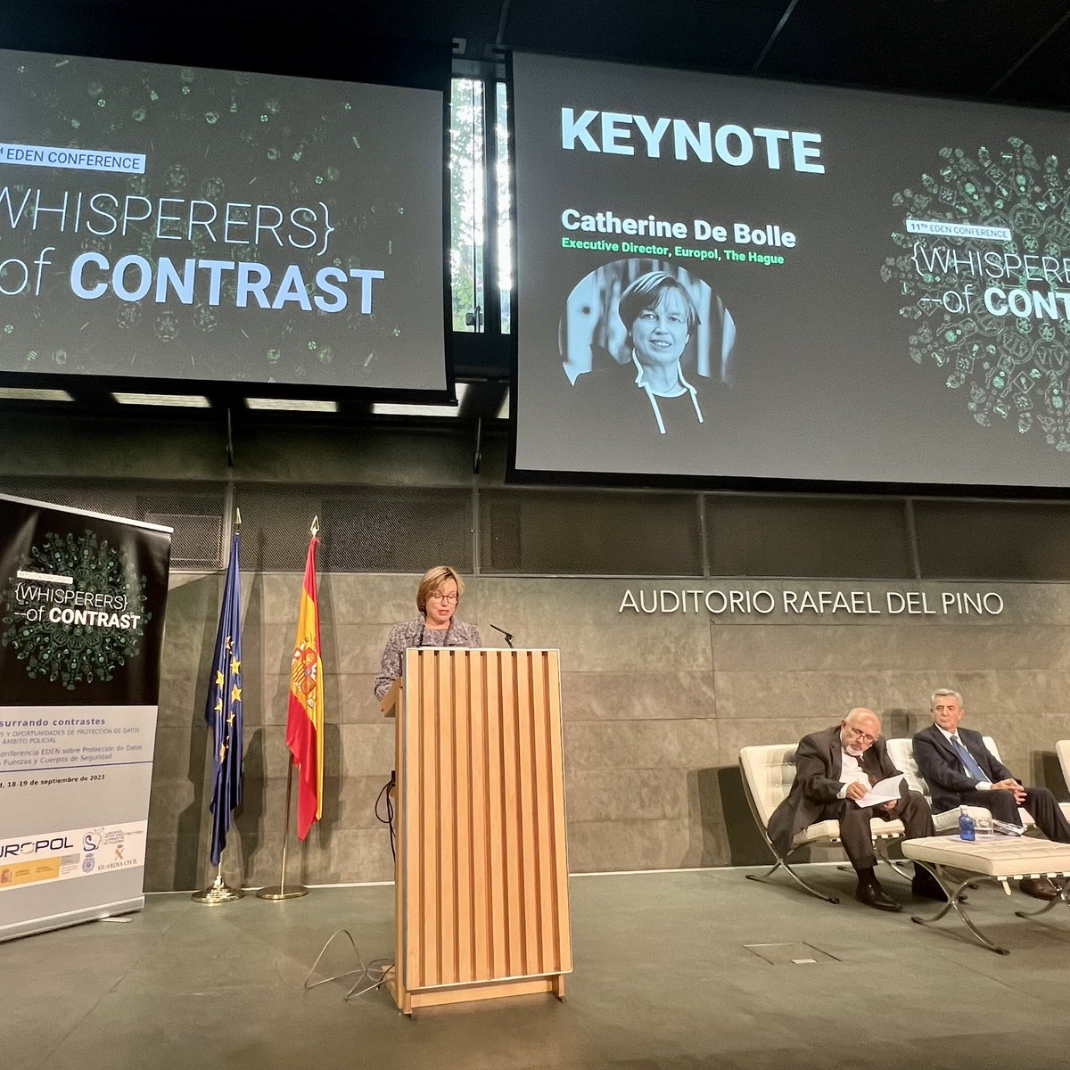 mhudobnik's tweet photo. 🚓 @Europol‘s ED #CatherineDeBolle talks about the importance to use 🆕 technologies 🤖 like #AI #QuantumComputing in #policing but always having strong #dataprotection safeguards in mind 🧠 at the 11th #EDEN conference in #Madrid. 🇪🇺🤝🇪🇸 💯 #EDEN23 #FreedomAndSecurity https://t.co/dgKdM0kFyr