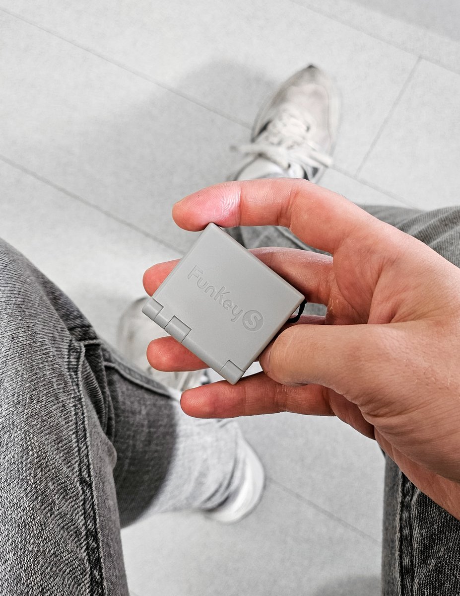 Matching the colors 🔘

#funkeyproject #retrogames