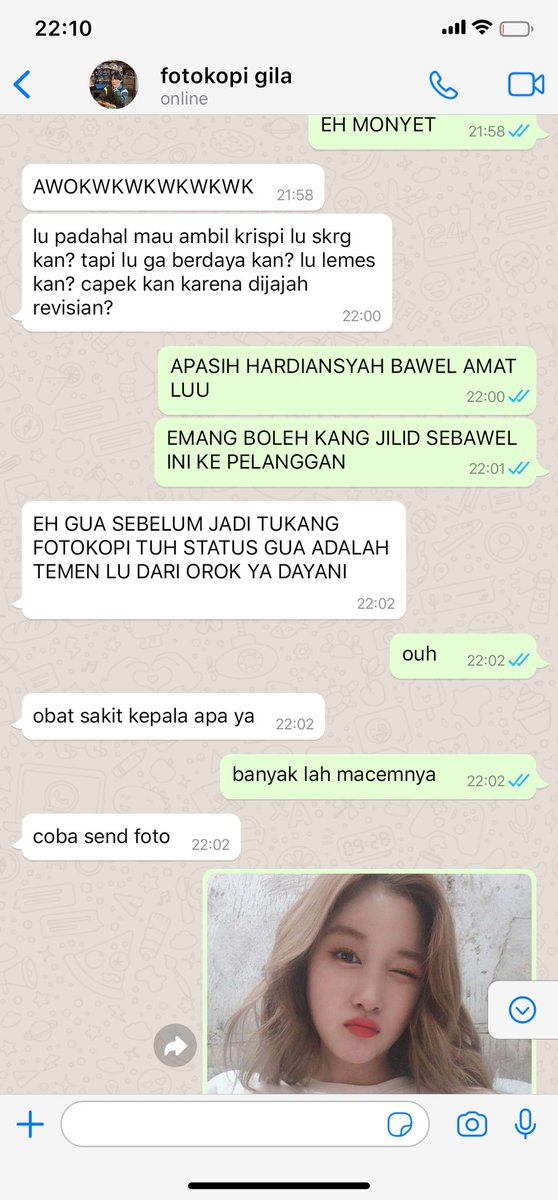 injunoona's tweet photo. cw // harsh words
anak bos fotokopian b f, anak mamak warung kelontong g f #harday https://t.co/iZQEFPnM58