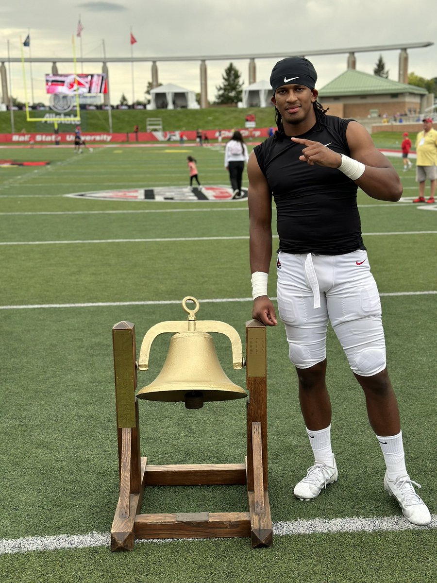 DQNUPE's tweet photo. Great weekend in Muncie! Got a chance to watch @BallStateFB get the W and take home the Victory Bell! We also spent some time with our favorite Cardinal @conley_darin! Diesel was recognized with the Hard Hat Award for working hard on the field and in the classroom!
Keep working! https://t.co/K0mdE9mHp1