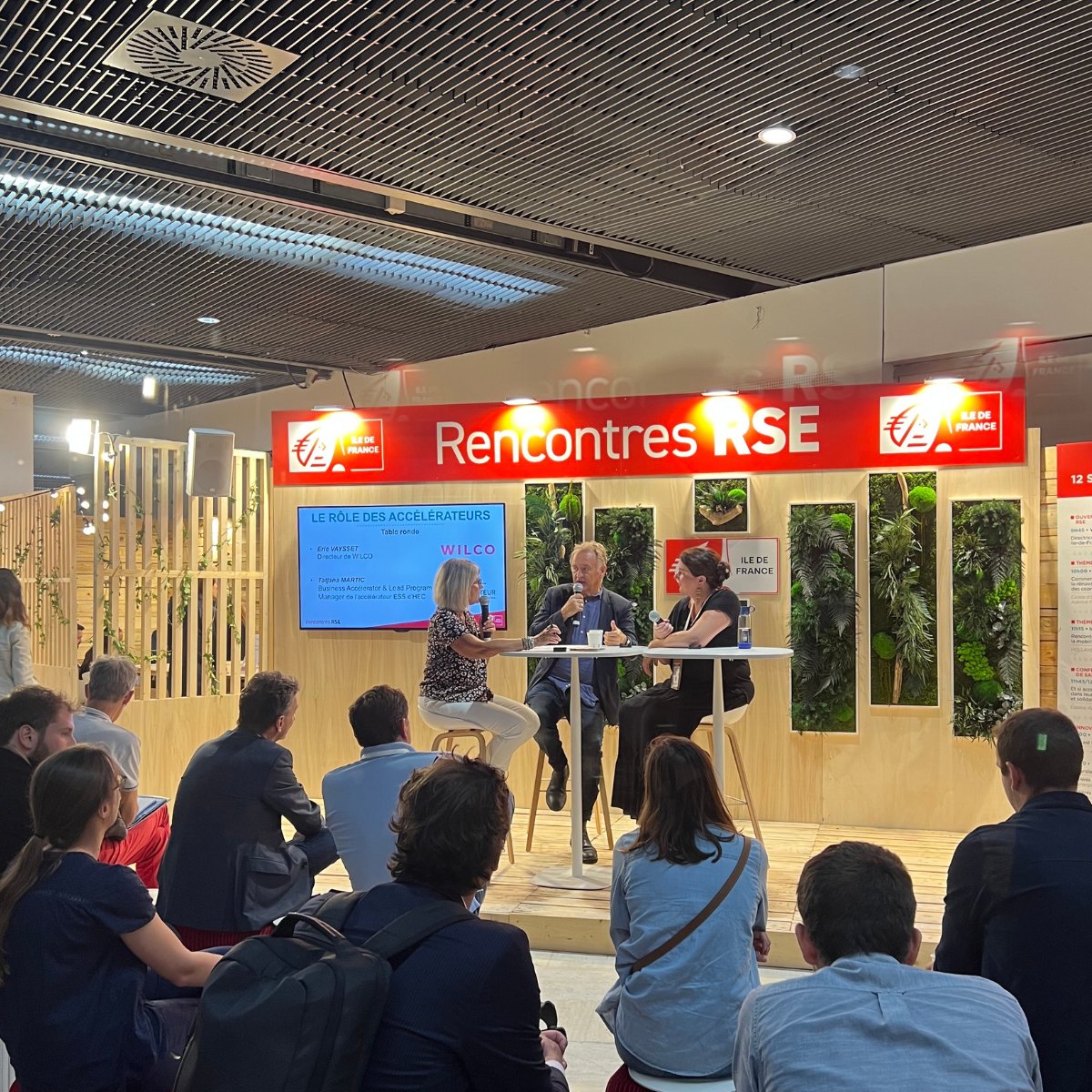 WILCO_startup's tweet image. WILCO était invité par @CE_iledefrance, partenaire ETI &amp;amp; Grands Groupes, sur son stand au salon #PRODURABLE . 🎯 Eric Vaysset, CEO de WILCO, a prit la parole, accompagné par 6 startups accélérées à impact #environnemental. De riches échanges autour de l'#économie plus #durable.