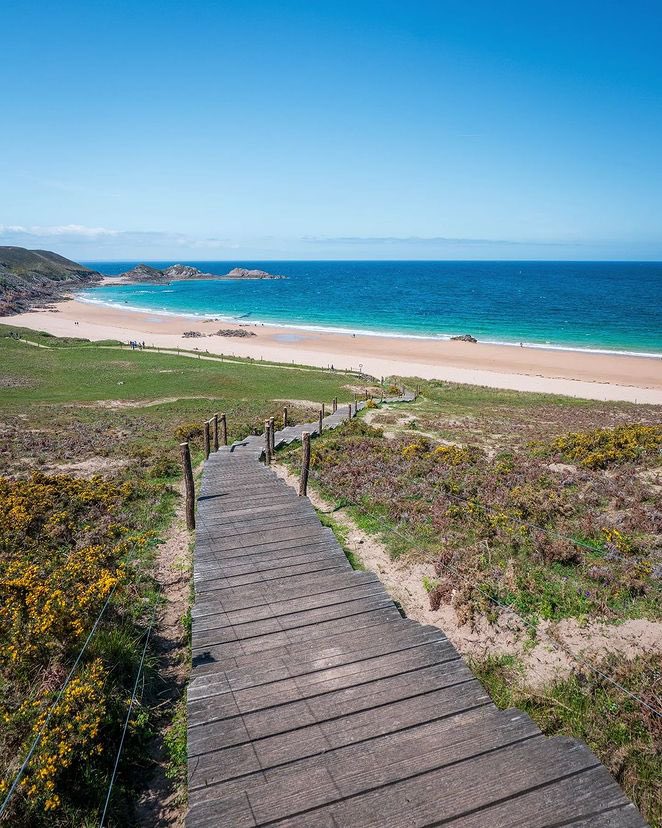 LaBelleBretagne tweet media