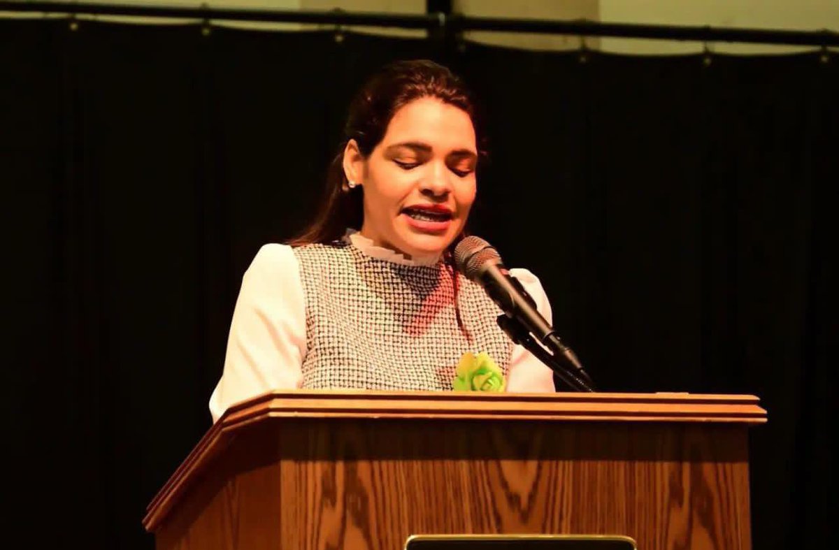 Anoche sostuvimos un gran encuentro con la juventud de la Circ.1 del Exterior junto a la seccional de Long Island, donde nuestro presidente Leonel Fernández acompañado de la comisión Nacional de la Secretaría de la juventud.

¡Seguimos avanzando! 

#FuerzaJovenDelPueblo 🍀💚