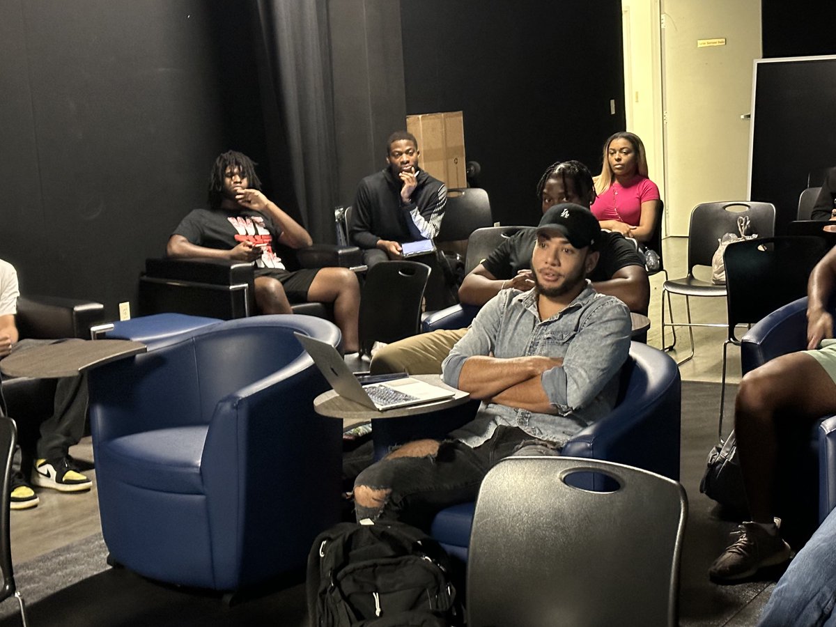 ⁦<a href="/uptownangela/">Uptown Angela</a>⁩ speaks to #MassComm Announcing class about her journey from radio promotions intern, to on-air talent, Executive VP of national program.