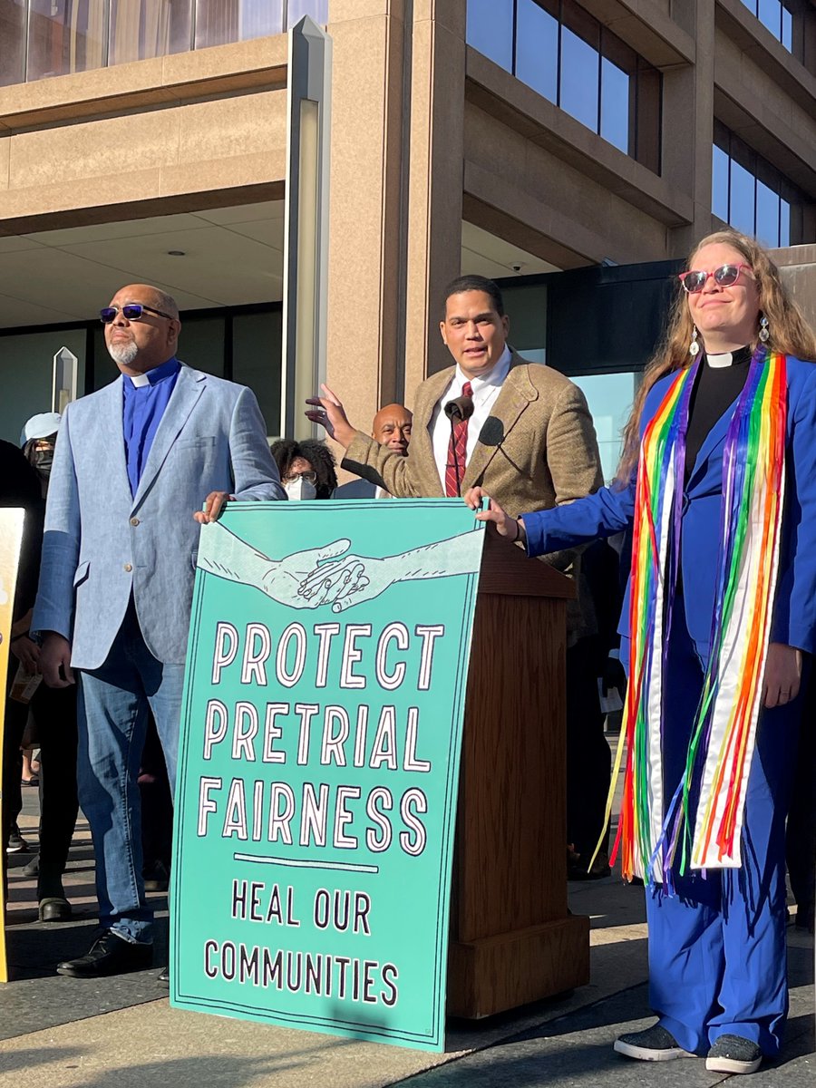 senpetersil's tweet image. After years of hard work, we have finally become the very first state in the nation to #EndMoneyBail. Earlier today, I attended a press conference to celebrate this historic day for all Illinoisans. No other state in the nation has implemented such comprehensive pretrial reform.